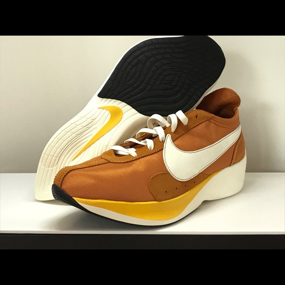 nike moon racer qs monarch
